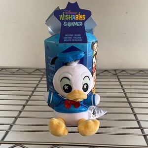 Disney Wishables Shimmer plush Donald Duck